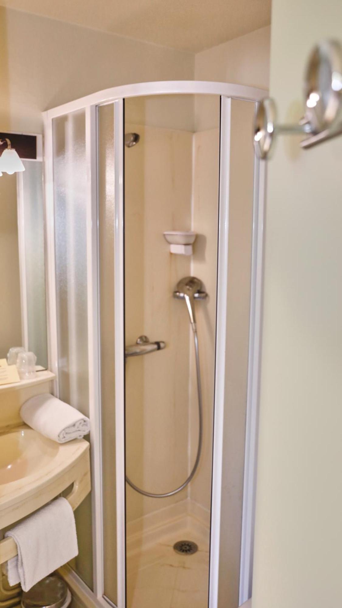 Brit Hotel Chambéry Zewnętrze zdjęcie
